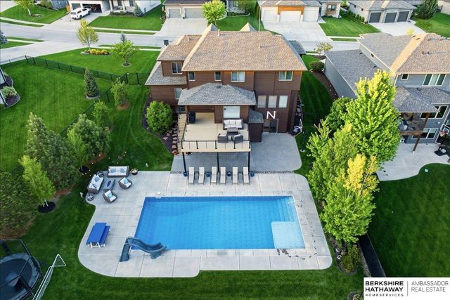 17001 Bondesson Parkway, Bennington, NE 68007