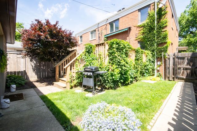 8213 Lake Street, River Forest, IL 60305