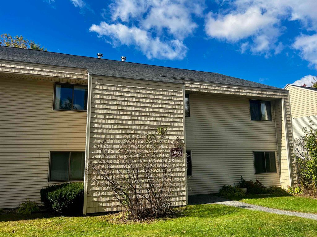 30 Bayberry Lane, South Burlington, VT 05403