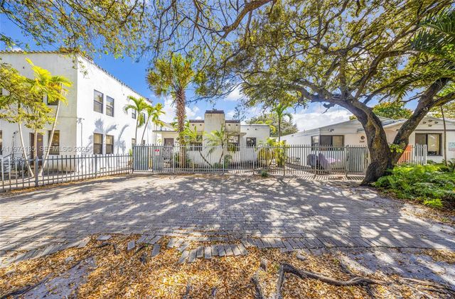 2000 Monroe St 1-15, Hollywood, FL 33020