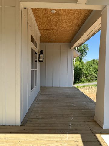 148 Laurel Furnace Road, White Bluff, TN 37187