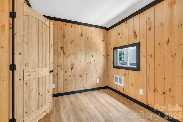 209 Meadow Loop, Newland, NC 28657