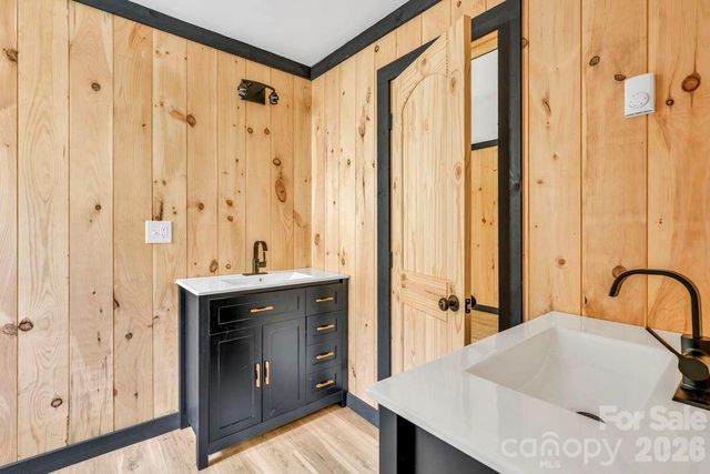 209 Meadow Loop, Newland, NC 28657
