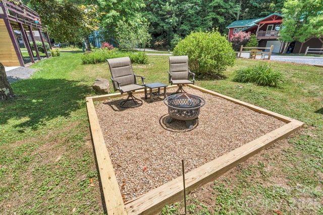 209 Meadow Loop, Newland, NC 28657