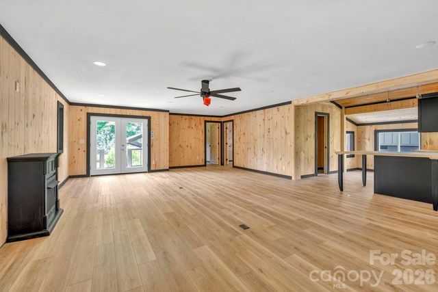 209 Meadow Loop, Newland, NC 28657