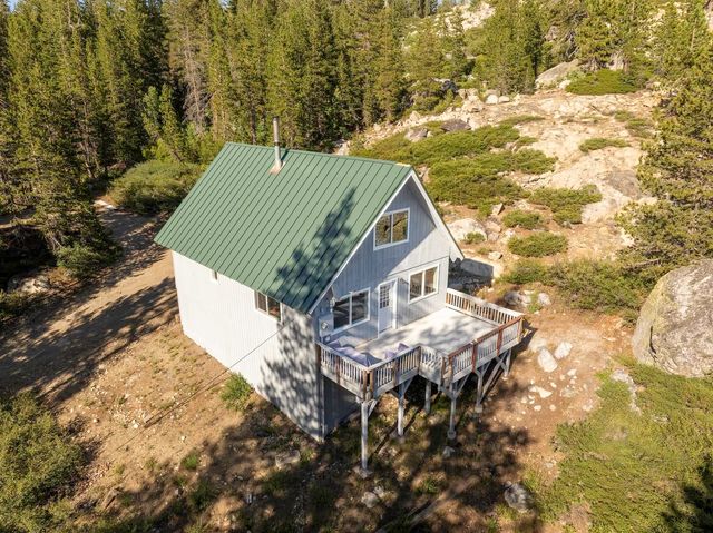 10111 Bunny Hill Road, Soda Springs, CA 95728