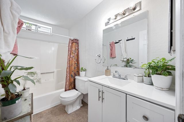 10111 Bunny Hill Road, Soda Springs, CA 95728