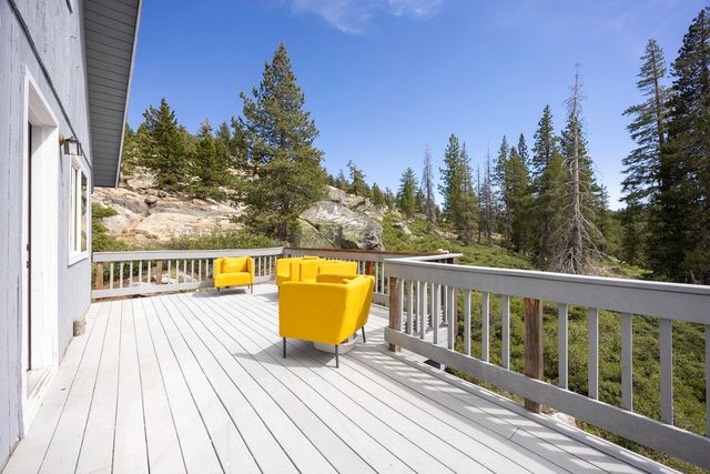 10111 Bunny Hill Road, Soda Springs, CA 95728