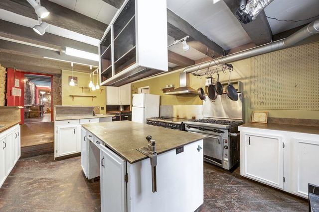 10111 Bunny Hill Road, Soda Springs, CA 95728