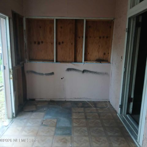 141 E 5TH Street, Jacksonville, FL 32206
