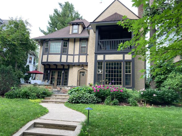 2205 Kenwood Parkway, Minneapolis, MN 55405