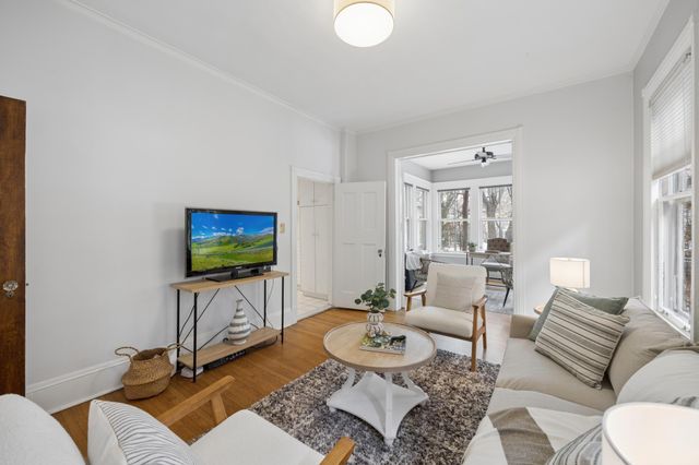 2205 Kenwood Parkway, Minneapolis, MN 55405