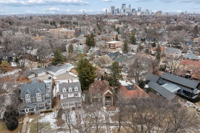 2205 Kenwood Parkway, Minneapolis, MN 55405