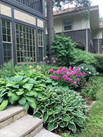 2205 Kenwood Parkway, Minneapolis, MN 55405