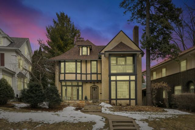 2205 Kenwood Parkway, Minneapolis, MN 55405