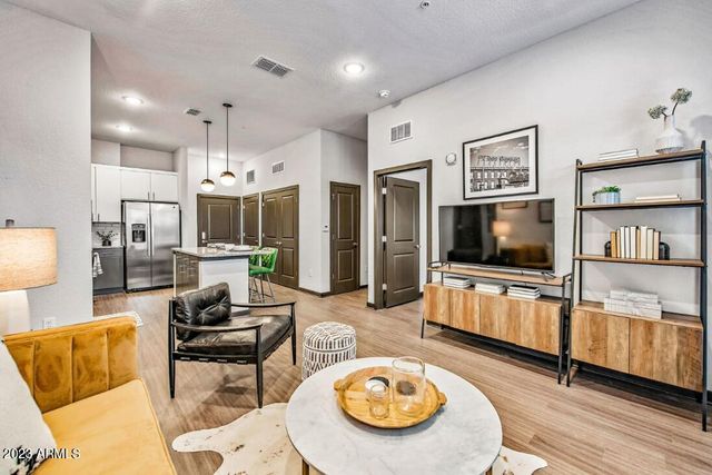 26800 N 27th Avenue B3, Phoenix, AZ 85085