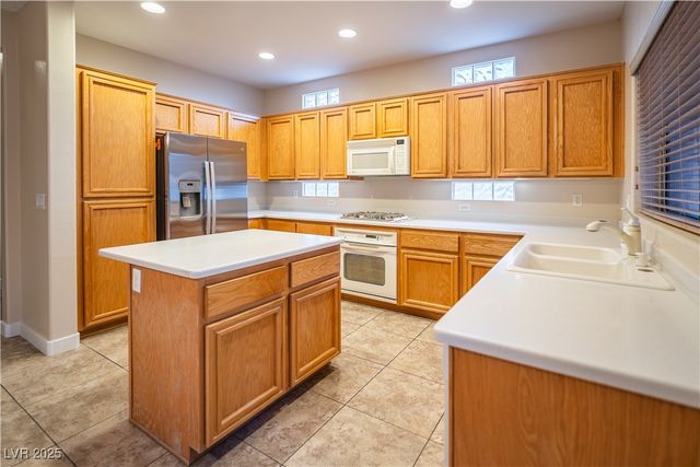 2848 Meadow Park Avenue, Henderson, NV 89052