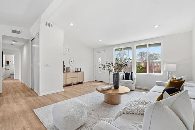 321 Beechnut Avenue, Sunnyvale, CA 94085