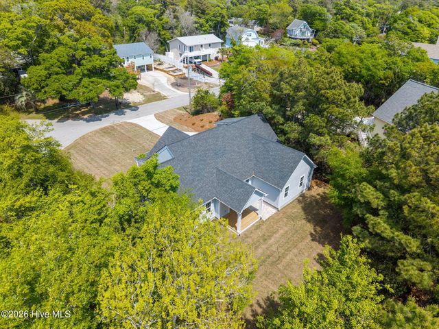 7407 Archers Creek Court, Emerald Isle, NC 28594