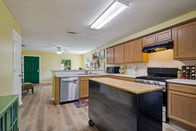 1008 E Prairie Street, Denton, TX 76205