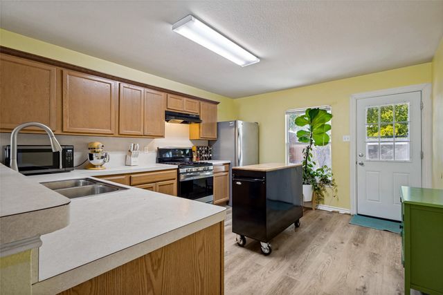 1008 E Prairie Street, Denton, TX 76205