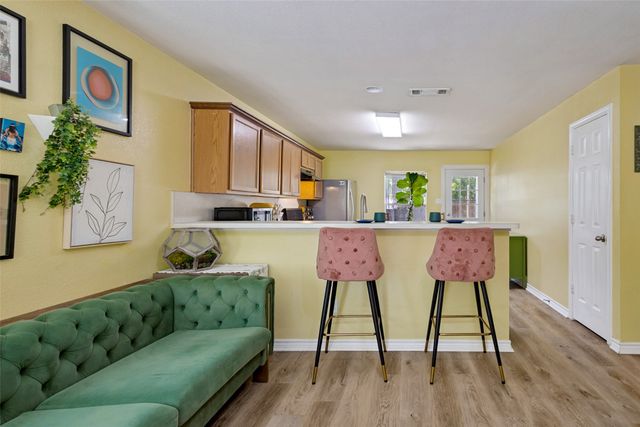 1008 E Prairie Street, Denton, TX 76205