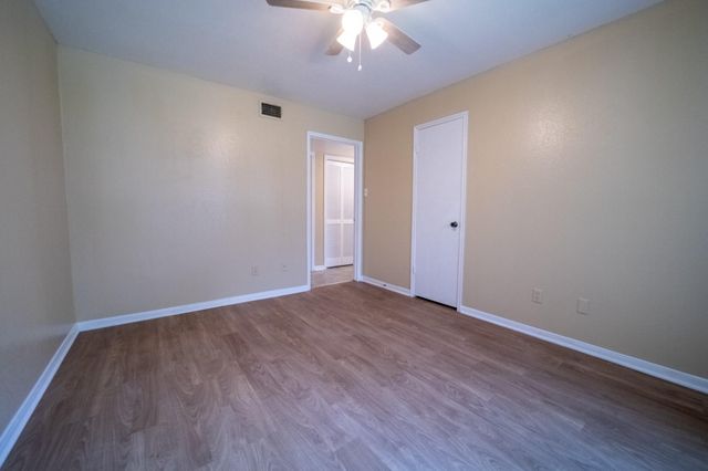 135 April Point Drive N, Montgomery, TX 77356