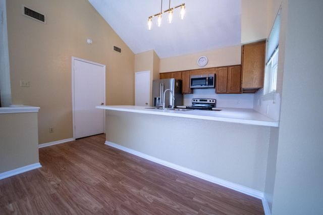 135 April Point Drive N, Montgomery, TX 77356