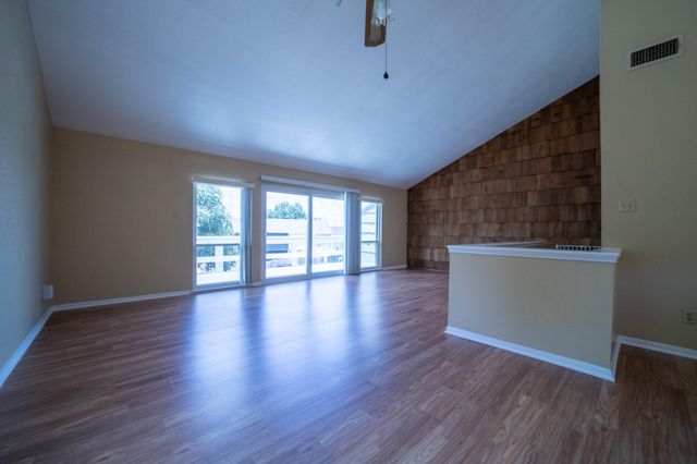 135 April Point Drive N, Montgomery, TX 77356
