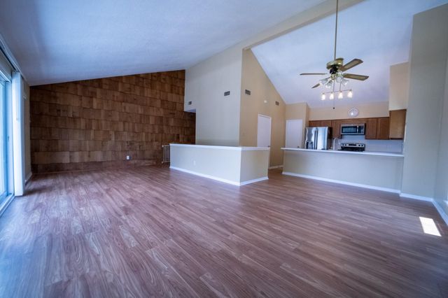 135 April Point Drive N, Montgomery, TX 77356
