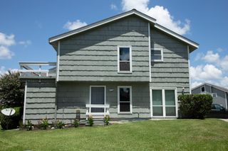 135 April Point Drive N, Montgomery, TX 77356