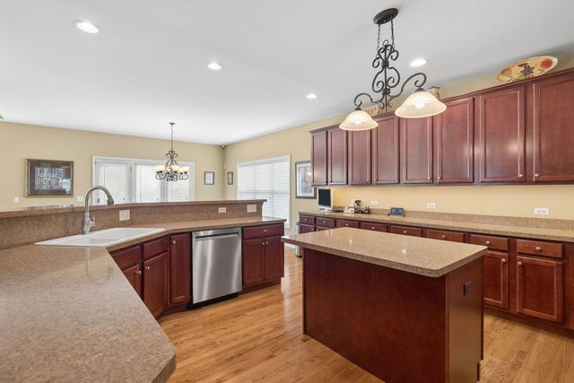 12237 Winterberry Lane, Plainfield, IL 60585