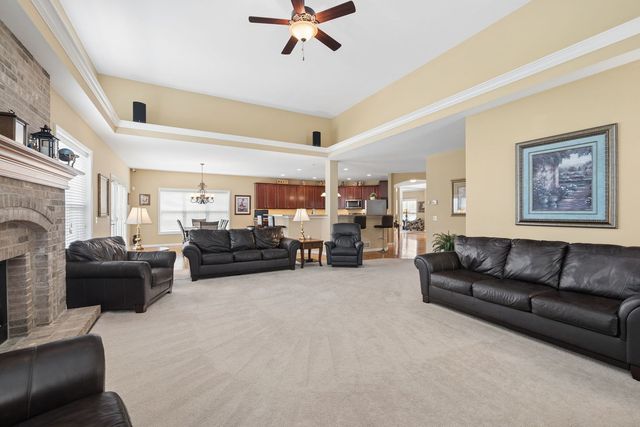 12237 Winterberry Lane, Plainfield, IL 60585