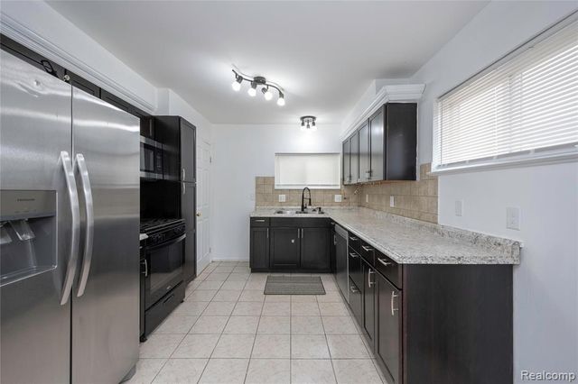 26211 Linwood Street, Roseville, MI 48066