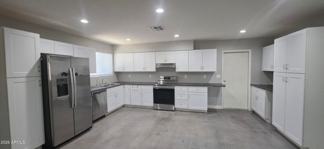 18209 N 7TH Drive, Phoenix, AZ 85023