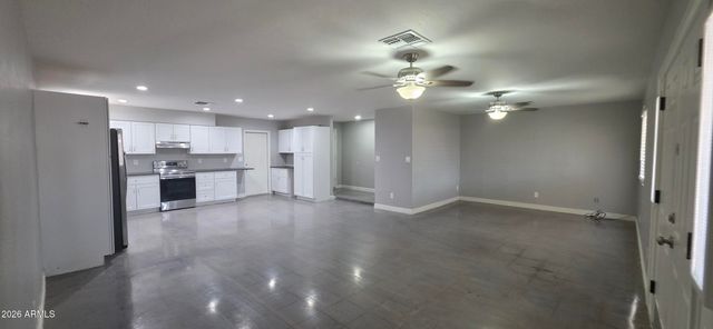 18209 N 7TH Drive, Phoenix, AZ 85023