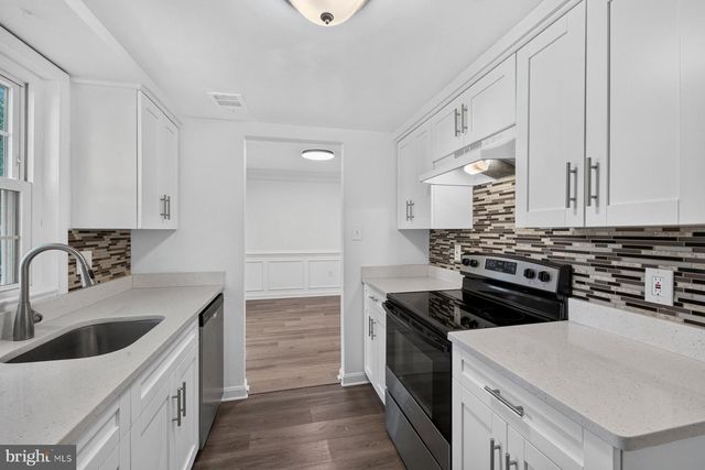 8995 BONHAM CIR, Manassas, VA 20110