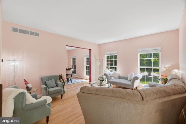 41 FARMHOUSE LN, Voorhees, NJ 08043