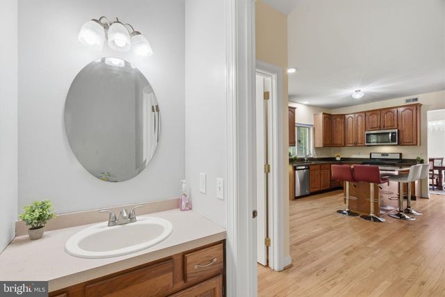 41 FARMHOUSE LN, Voorhees, NJ 08043