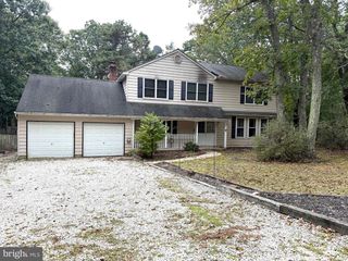 5 WOODS EDGE CT, Medford, NJ 08055