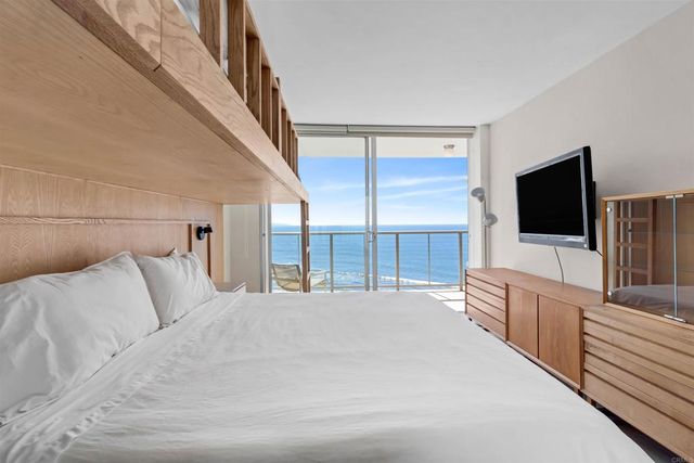 1720 Avenida del Mundo 1105, Coronado, CA 92118