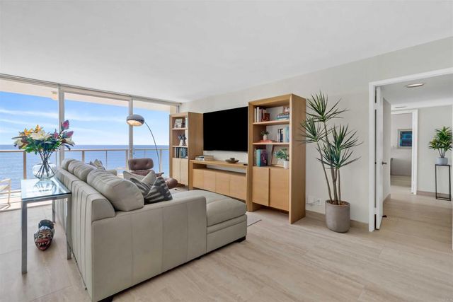 1720 Avenida del Mundo 1105, Coronado, CA 92118