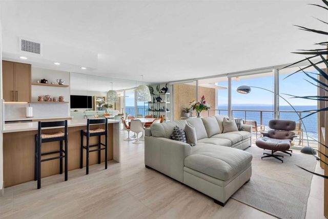 1720 Avenida del Mundo 1105, Coronado, CA 92118