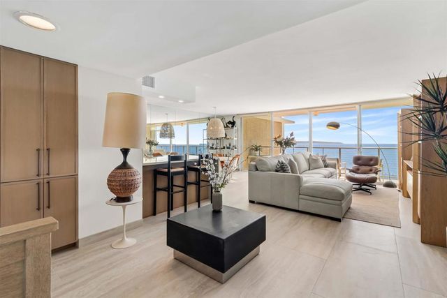 1720 Avenida del Mundo 1105, Coronado, CA 92118