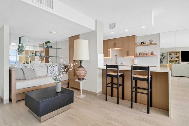 1720 Avenida del Mundo 1105, Coronado, CA 92118