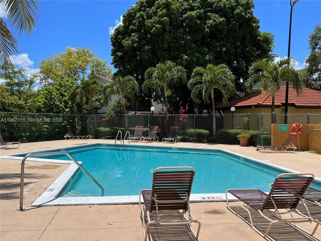 15610 SW 80th St J-105, Miami, FL 33193