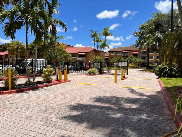 15610 SW 80th St J-105, Miami, FL 33193