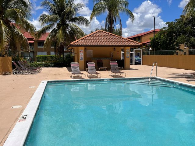 15610 SW 80th St J-105, Miami, FL 33193