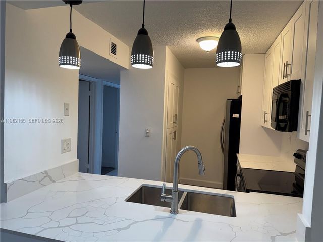 15610 SW 80th St J-105, Miami, FL 33193