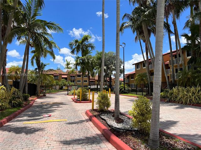 15610 SW 80th St J-105, Miami, FL 33193